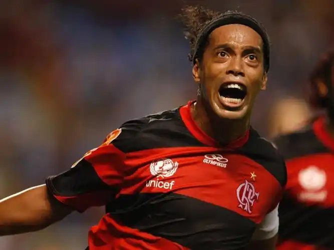 担任其中一 担任其中一