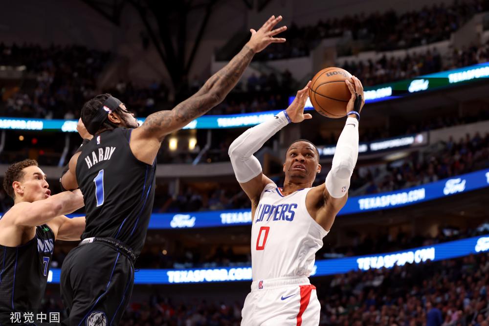 歐聯杯半決賽次回合羅馬3-2曼聯 卡瓦尼梅開二度紅魔就將斯莫林傷退.